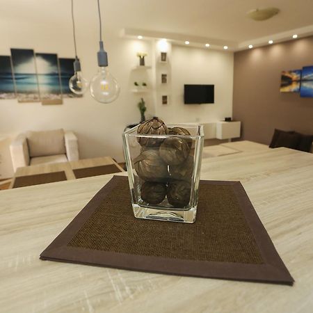 Modern Apartment With Free Parking Novi Sad Buitenkant foto