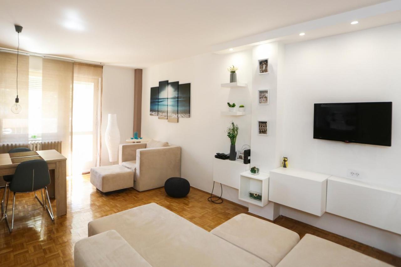 Modern Apartment With Free Parking Novi Sad Buitenkant foto
